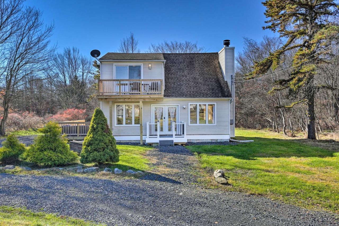 Peaceful Poconos Home With Lake And Pool Access! Long Pond Eksteriør bilde