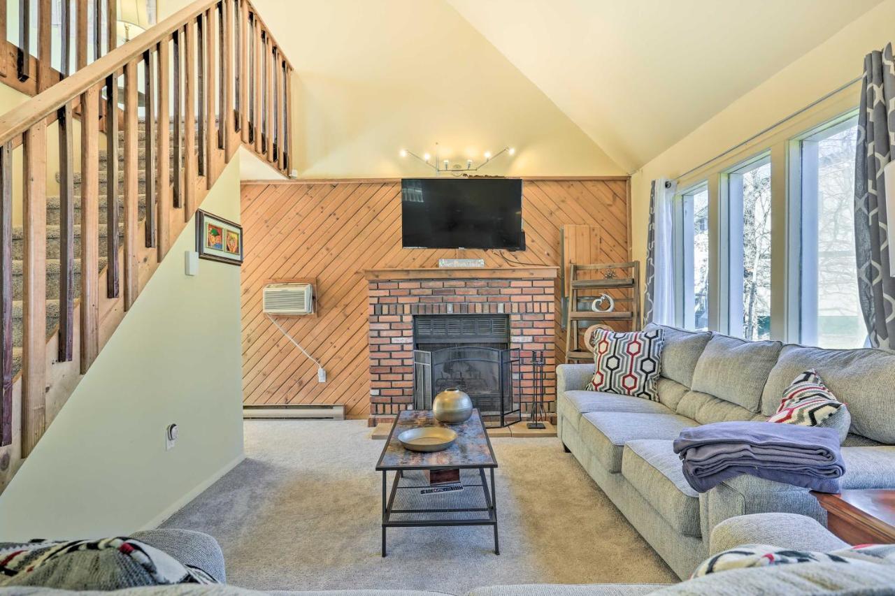 Peaceful Poconos Home With Lake And Pool Access! Long Pond Eksteriør bilde
