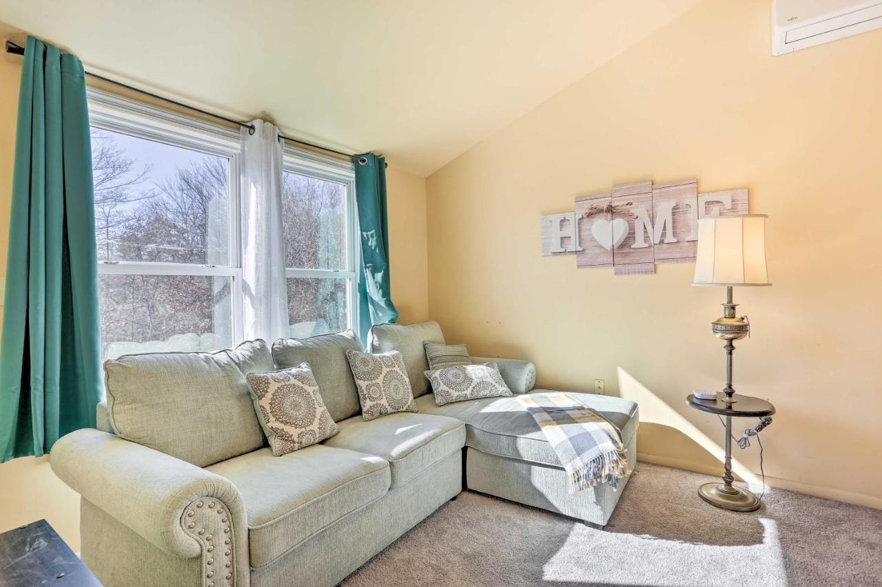 Peaceful Poconos Home With Lake And Pool Access! Long Pond Eksteriør bilde