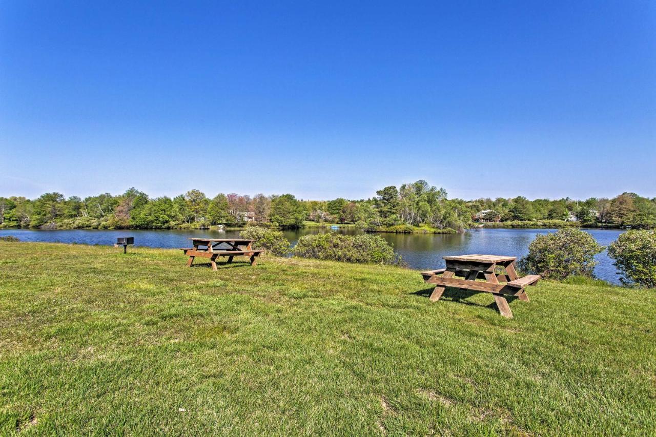 Peaceful Poconos Home With Lake And Pool Access! Long Pond Eksteriør bilde